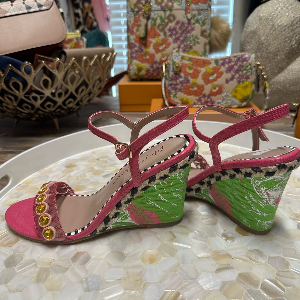 Gorgeous NEW Betsy Johnson Sandals! 8.5 M - Picture 3 of 5
